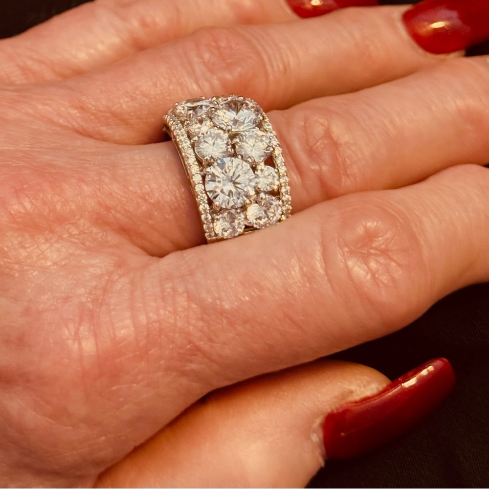 Victoria Weik Thick Band Ring with Multiple Round Simulated Diamonds NWOT - Picture 12 of 13